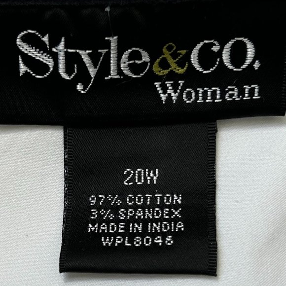 Style & Co. 20W White Skirt with Decorative Flower - Picture 4 of 7